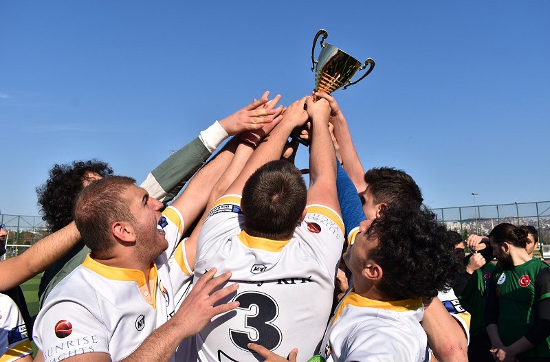 Kadikoy Rugby League lift the Turkey U18s Trophy