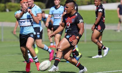 Sione Moala NZ Warriors halfback kicks his team into attack sgBall r4 v Sharks (Photo : Steve Montgomery)