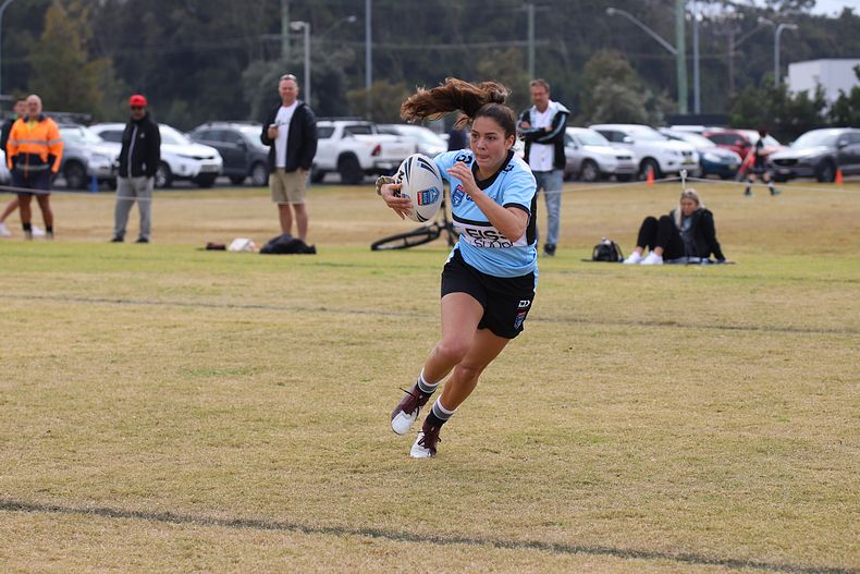 Lynda Howarth was solid again in defense runs the ball forward for the Sharks (Photo : Steve Montgomery)