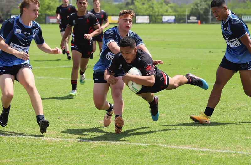 Lajuan Vito dives in for a great try in the Schoolboy Cup Quarter Final against Illawarra (Photo : Steve MOntgomery)