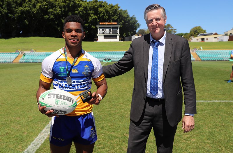 Man of the Match Sunia Turuva and the Tim Morriissey head paper boy at the Daily Telegraph (Photo : Steve Montgomery)