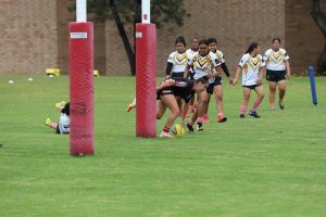 Endeavour SHS v Bass HS girls in action 25 Nov 2020 (Photo : Steve Montgomery)
