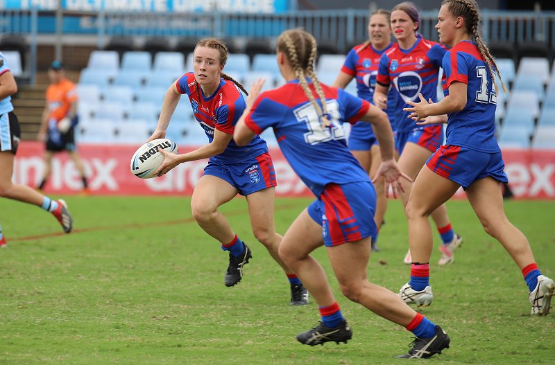 Newcastle Knights Tarsha Gale Cup halfback sends the Knights into another attack in Rnd 4 at Shark Park (Photo : Steve Montgomery)
