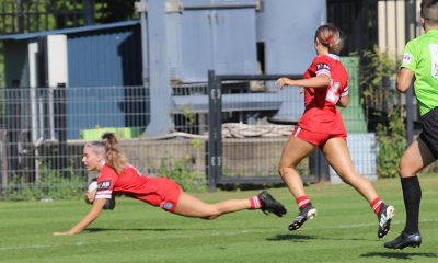 Illawarra Steelers Teagan Berry dives in for her 1st try in rnd 6 of the NSWRL Tarsha Gale Cup v Sharks (Photo : Steve Montgomery)