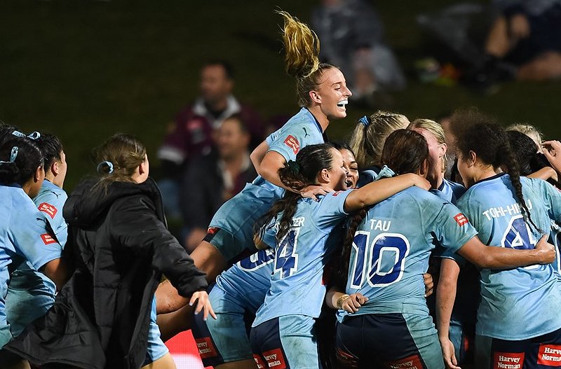 NSW U19's girls celebrate (Photo : NSWRL) winning back 2 back State of Origin games