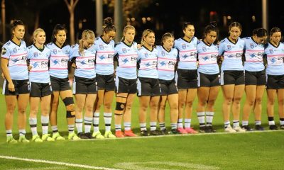 Sharks line up to pay respect for Wentworthville Magpies girls who passed away last week (Photo : Steve Montgomery)