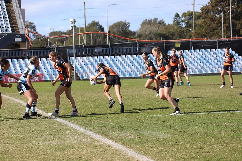 2021 HNWP Rnd 11 SHARKS v WESTSTIGERS