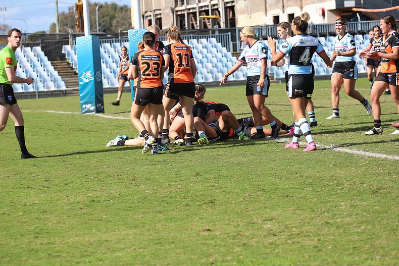 2021 HNWP Rnd 11 SHARKS v WESTSTIGERS