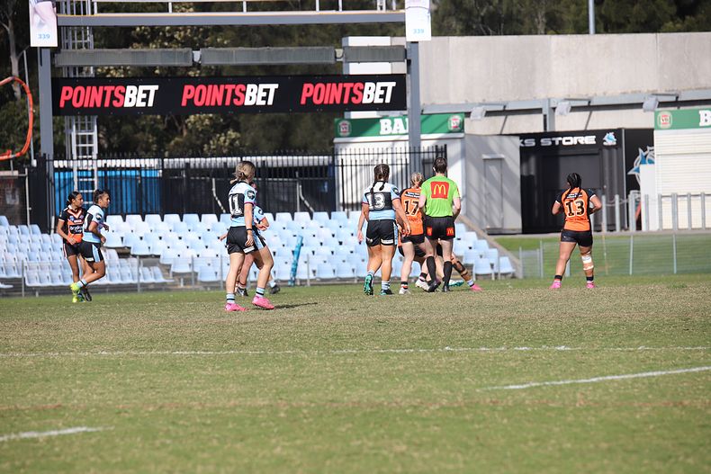 2021 HNWP Rnd 11 SHARKS v WESTSTIGERS