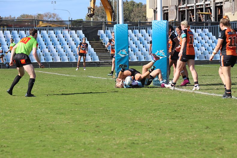2021 HNWP Rnd 11 SHARKS v WESTSTIGERS