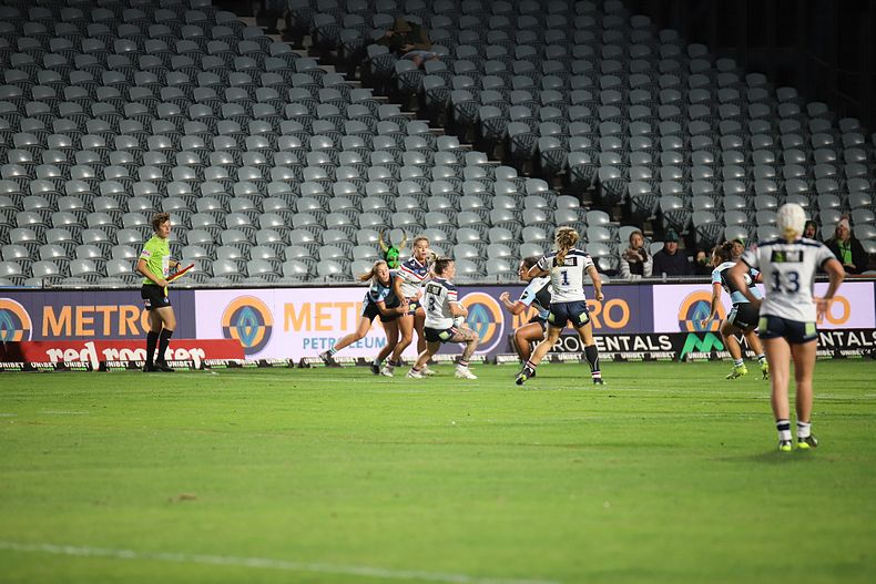 2021 HNWP Rnd 12 CC ROOSTERS v SHARKS