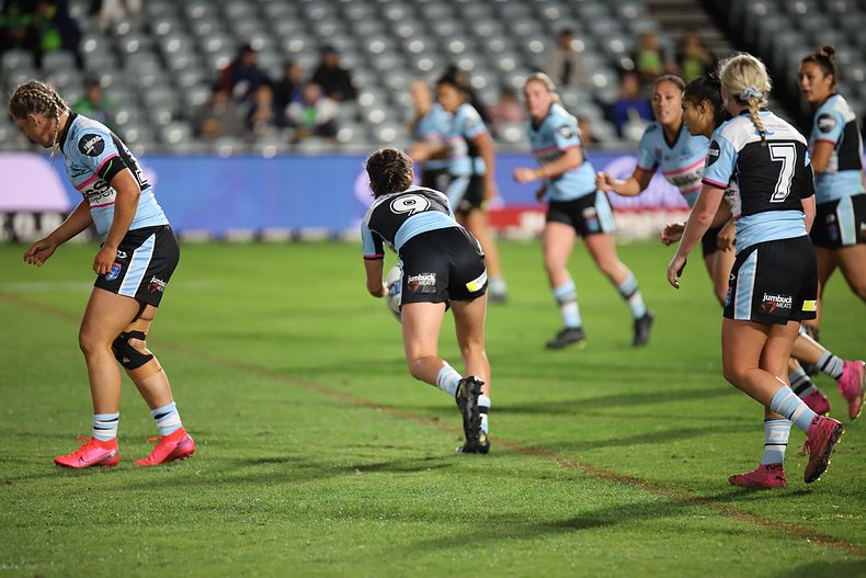 2021 HNWP Rnd 12 CC ROOSTERS v SHARKS