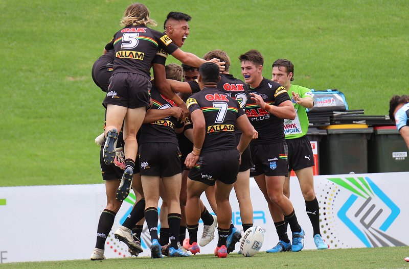 The Panthers SG Ball celebrate a try in rnd 2 v Sharks (Photo : Steve Montgomery)