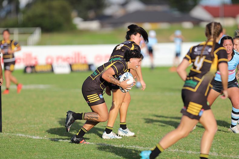 HNWP Rnd 1 MOUNTIES v SHARKS
