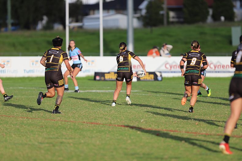 HNWP Rnd 1 MOUNTIES v SHARKS
