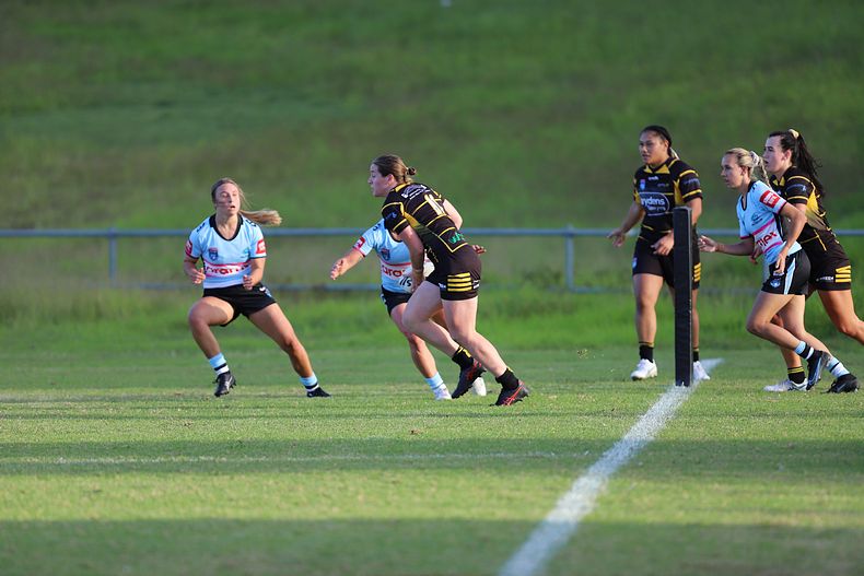 HNWP Rnd 1 MOUNTIES v SHARKS