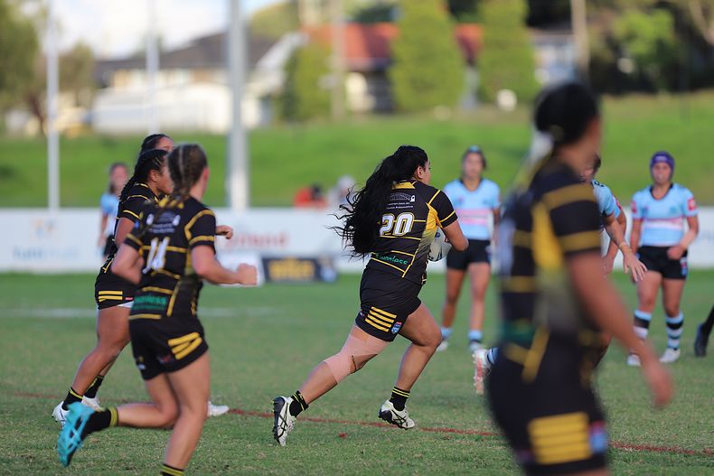 HNWP Rnd 1 MOUNTIES v SHARKS
