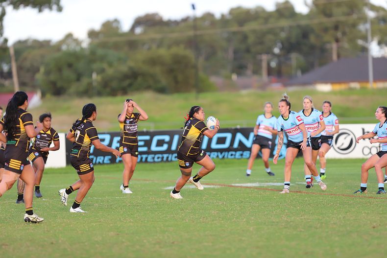 HNWP Rnd 1 MOUNTIES v SHARKS