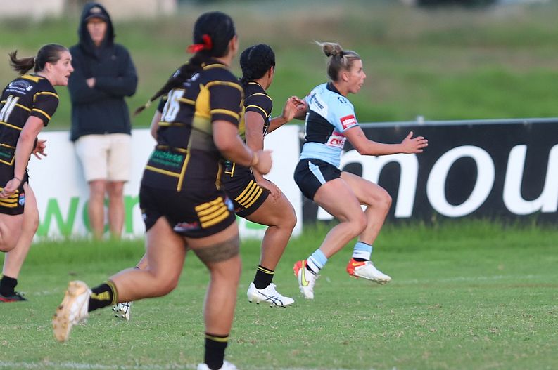 HNWP Rnd 1 MOUNTIES v SHARKS