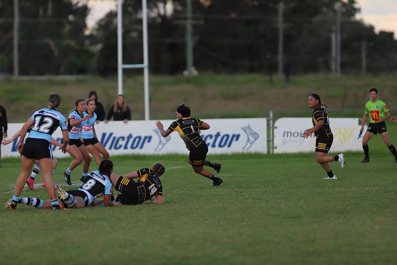 HNWP Rnd 1 MOUNTIES v SHARKS
