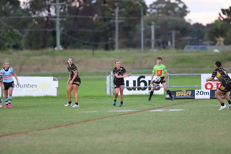 HNWP Rnd 1 MOUNTIES v SHARKS