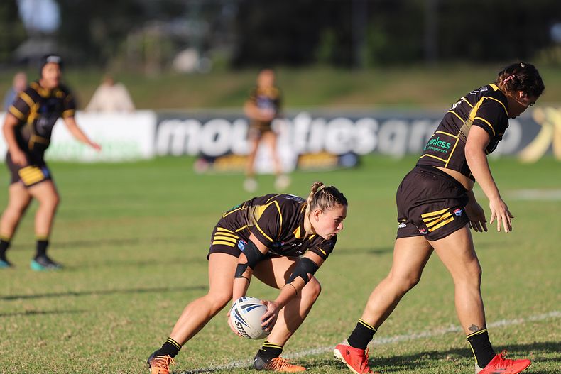 HNWP Rnd 1 MOUNTIES v SHARKS