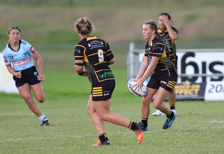HNWP Rnd 1 MOUNTIES v SHARKS