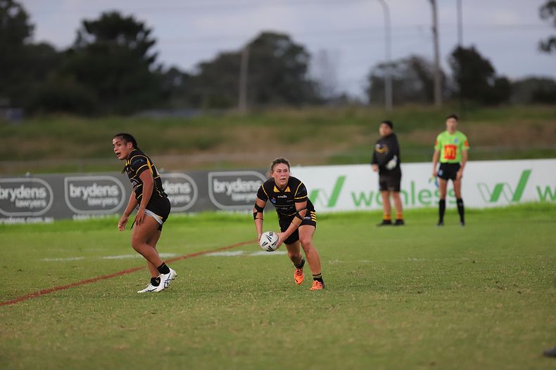HNWP Rnd 1 MOUNTIES v SHARKS