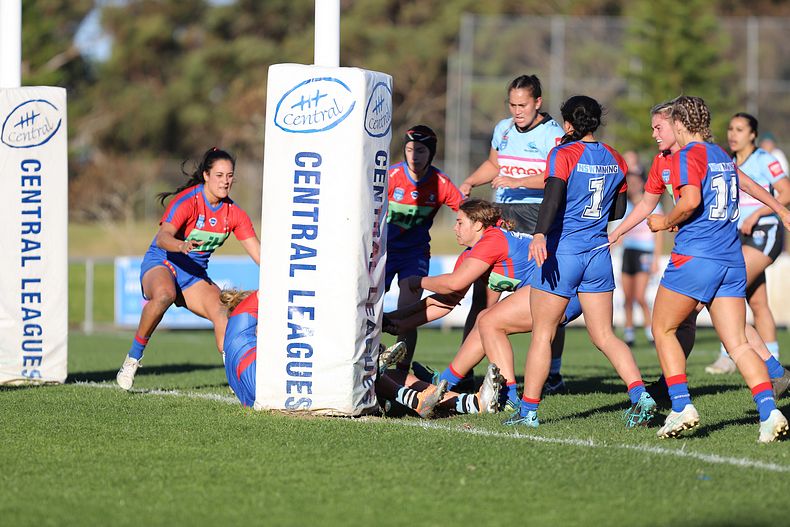 HNWP Rnd 7 Newcastle KNIGHTS v Cronulla SHARKS