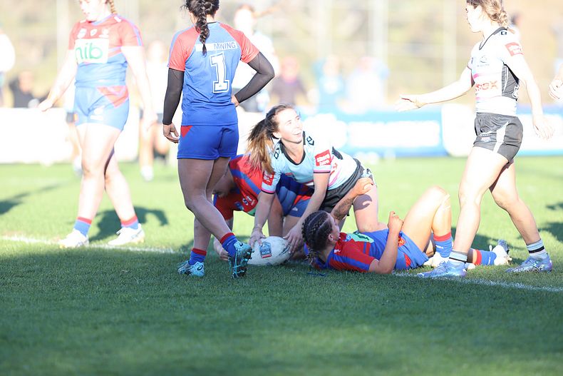 HNWP Rnd 7 Newcastle KNIGHTS v Cronulla SHARKS