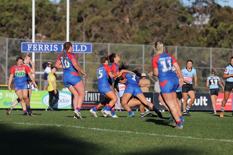 HNWP Rnd 7 Newcastle KNIGHTS v Cronulla SHARKS