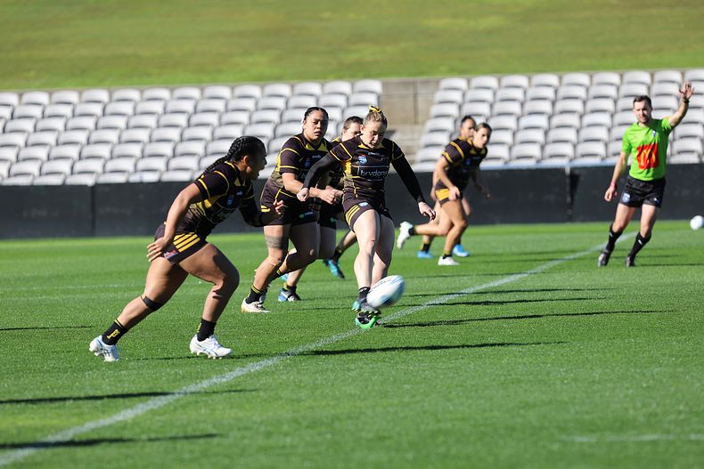 HNWP Semi Final Sharks v Mounties