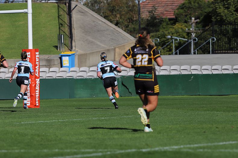 HNWP Semi Final Sharks v Mounties