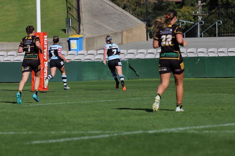 HNWP Semi Final Sharks v Mounties