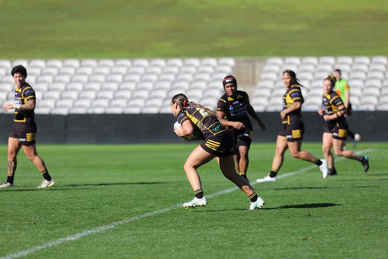 HNWP Semi Final Sharks v Mounties