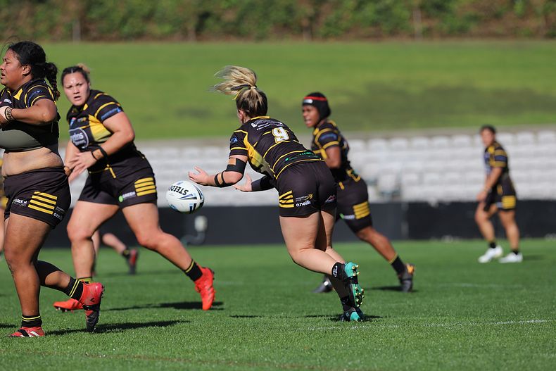 HNWP Semi Final Sharks v Mounties