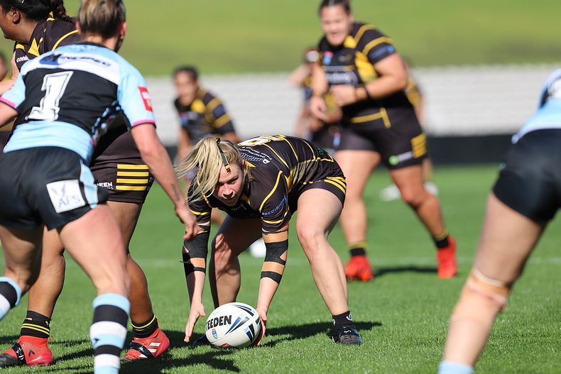 HNWP Semi Final Sharks v Mounties