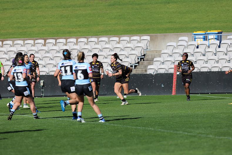 HNWP Semi Final Sharks v Mounties