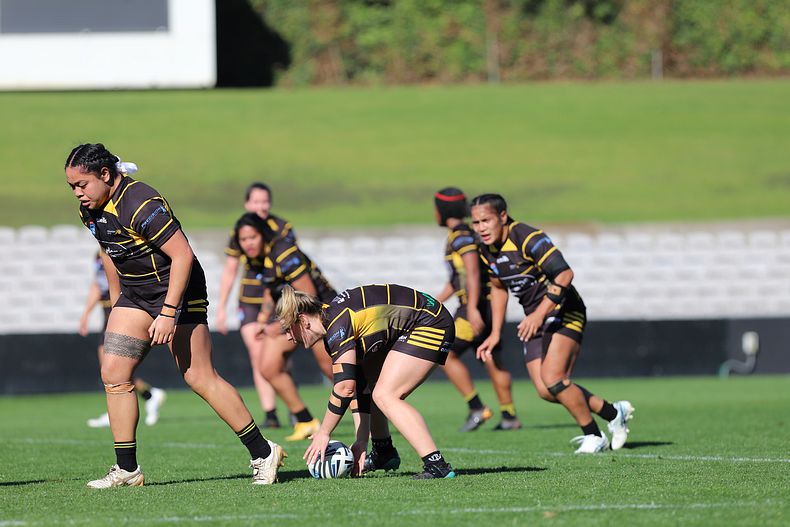 HNWP Semi Final Sharks v Mounties