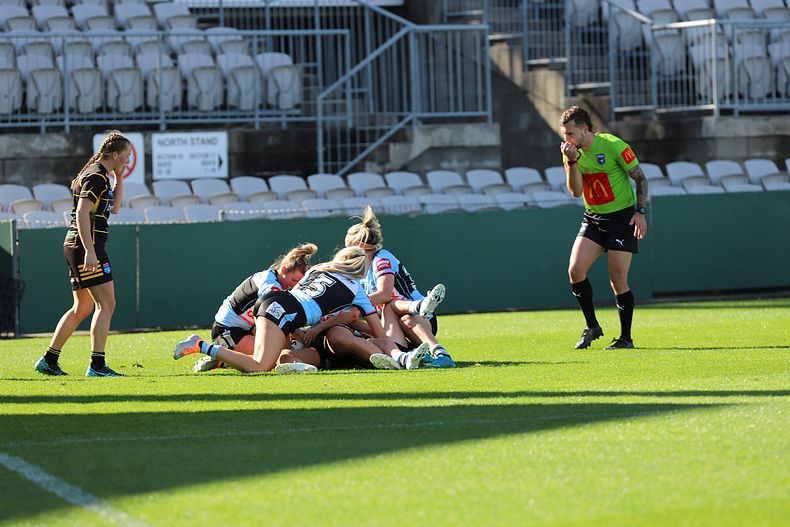 HNWP Semi Final Sharks v Mounties