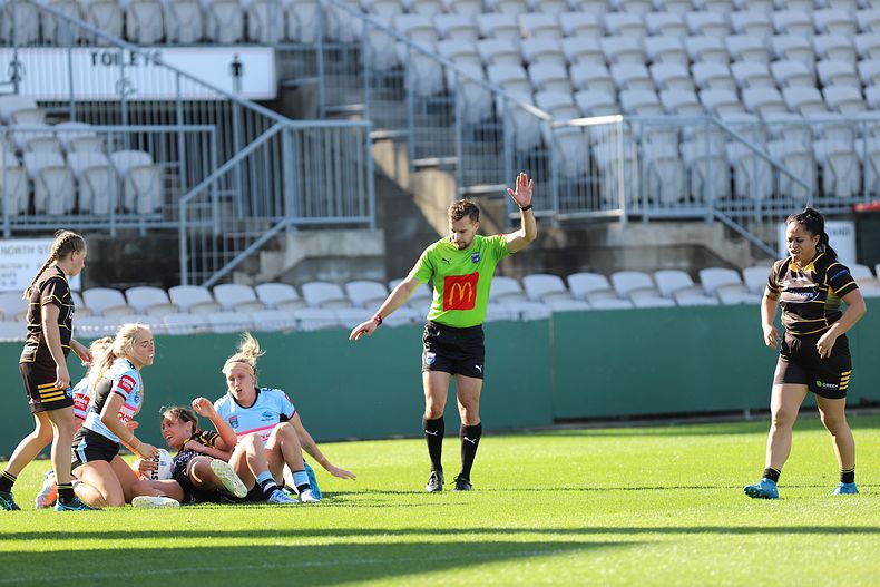 HNWP Semi Final Sharks v Mounties