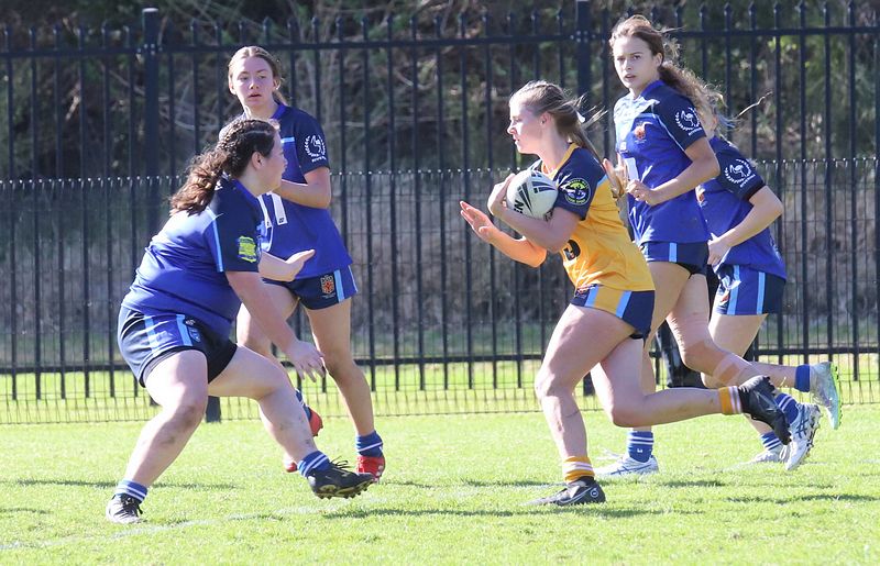 NSWCHS U16 Girls Day 1 Sydney Gold v Southern