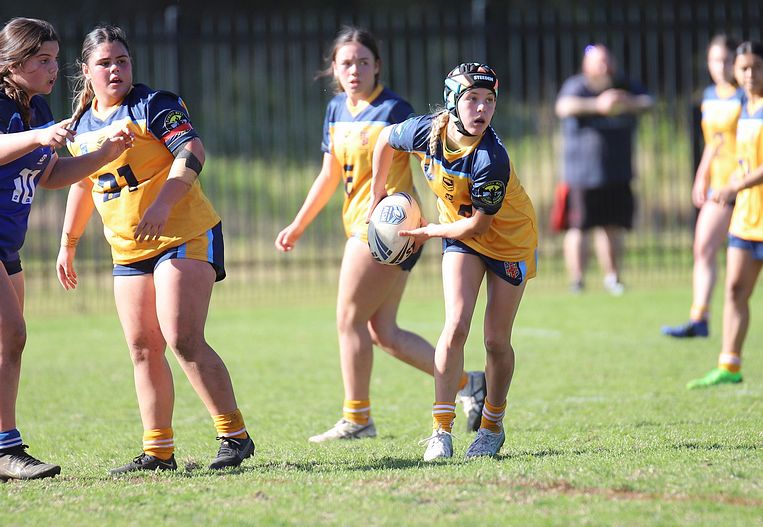NSWCHS U16 Girls Day 1 Sydney Gold v Southern