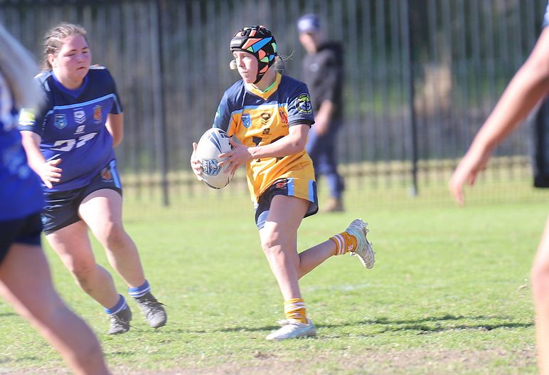 NSWCHS U16 Girls Day 1 Sydney Gold v Southern