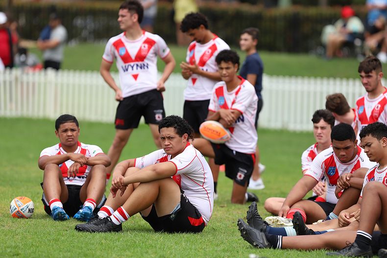 HMC trial ROOSTERS v DRAGONS