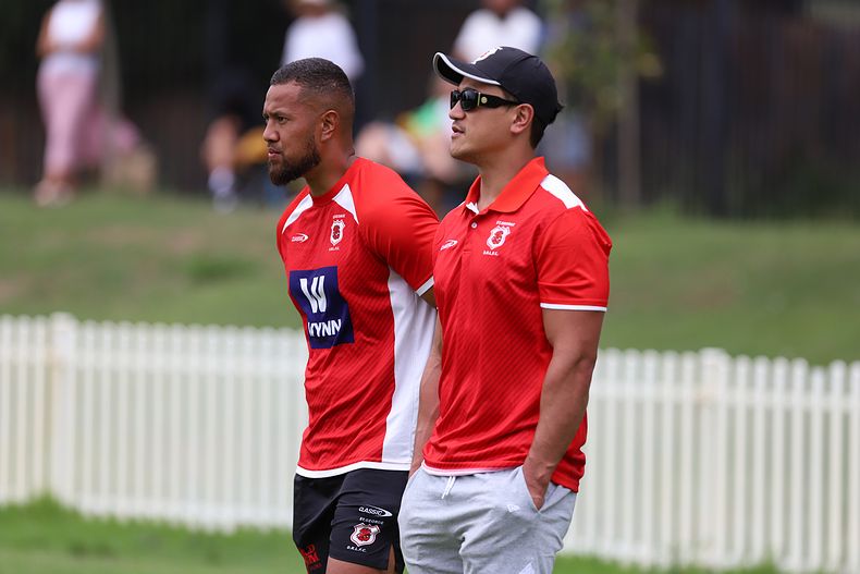 HMC trial ROOSTERS v DRAGONS