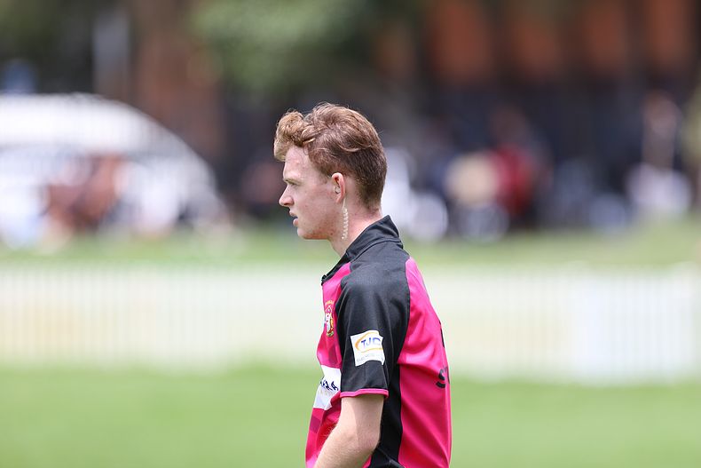HMC trial ROOSTERS v DRAGONS