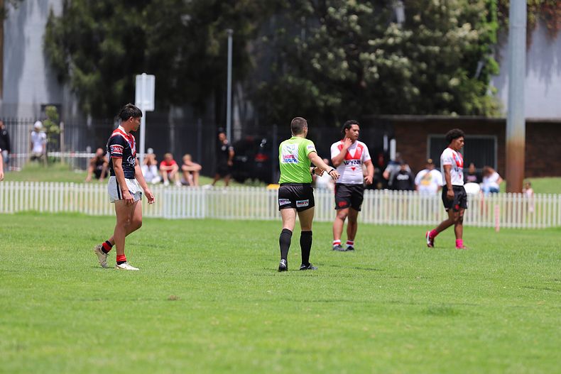 HMC trial ROOSTERS v DRAGONS