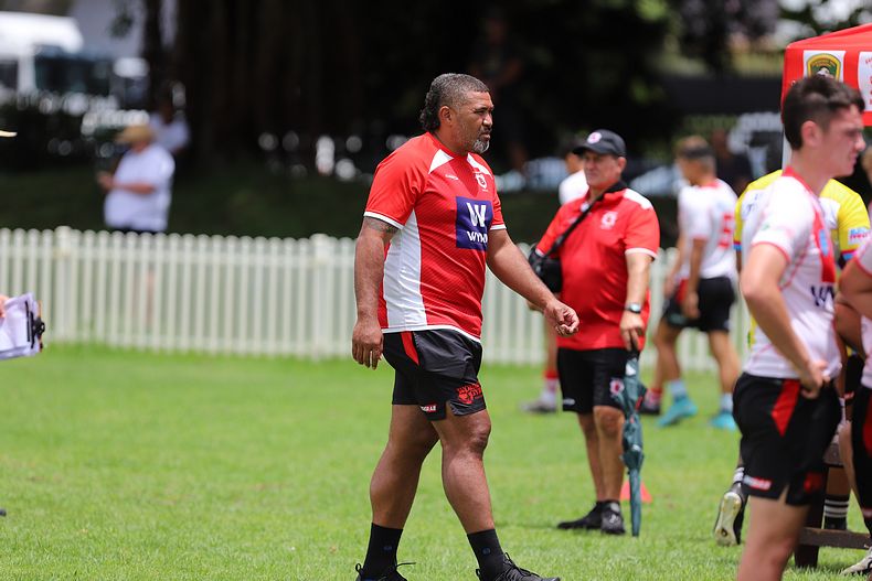 HMC trial ROOSTERS v DRAGONS