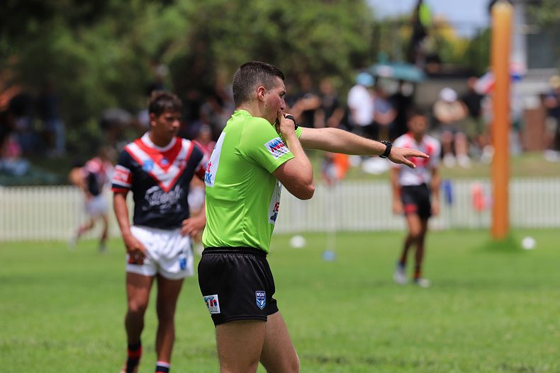HMC trial ROOSTERS v DRAGONS